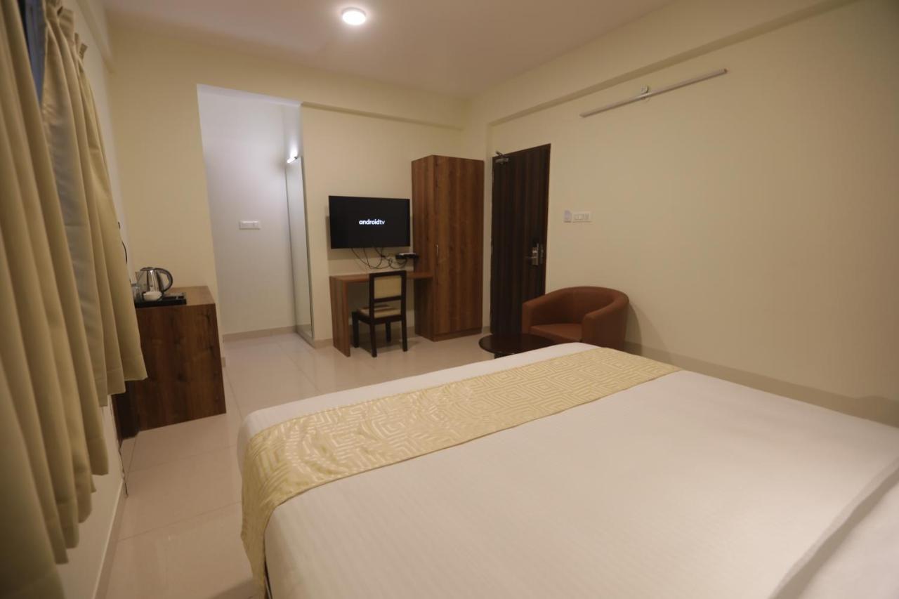 Elysian Grand होटल Bangalore